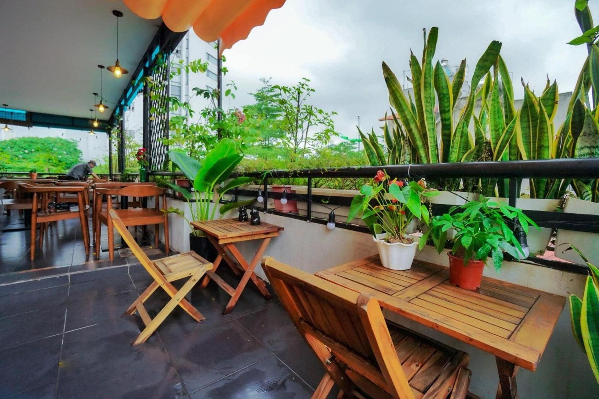 Hotel Khach San Giao Thong Hanói Exterior foto