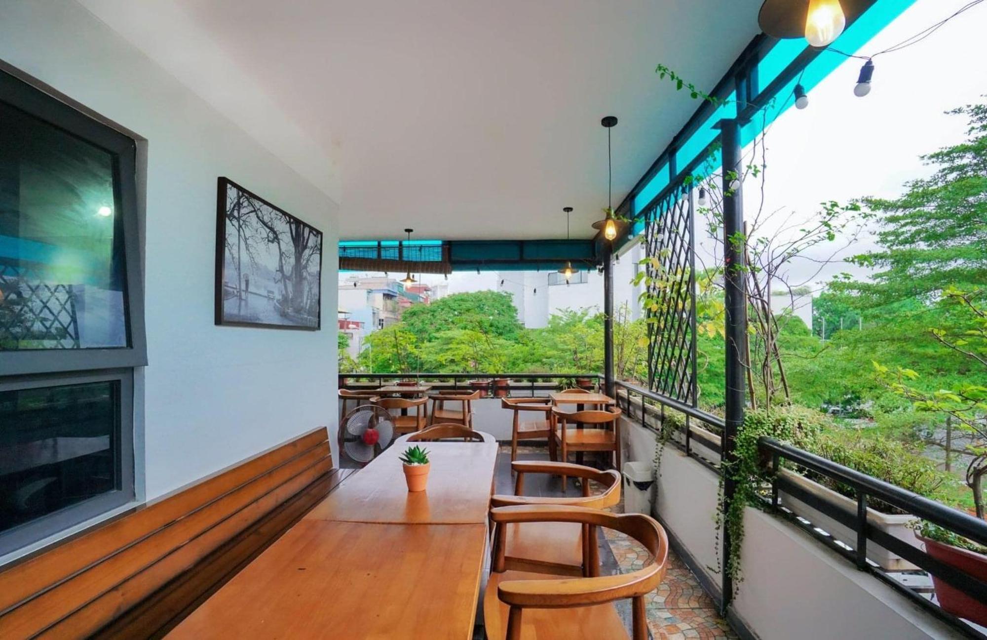 Hotel Khach San Giao Thong Hanói Exterior foto